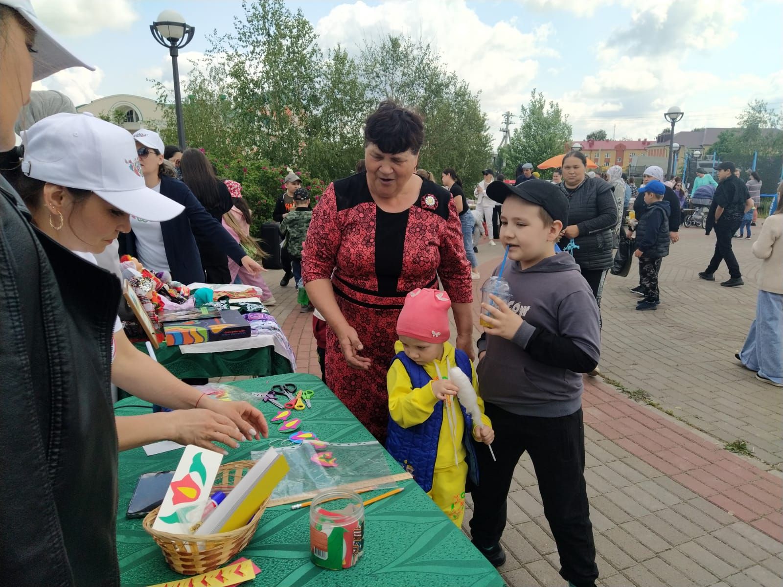 1 июнь - Балаларны яклау көне