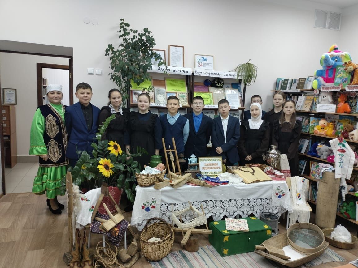 Күәм авылы китапханәсендә “Халкым мирасы” исеме астында туган якны өйрәнү сәгате үтте