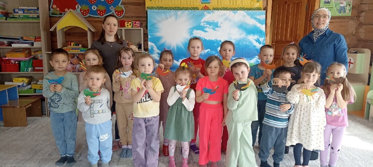 Бәрәскә балалар бакчасында «Кошлар безнең дуслар» исемле тематик кичә узды