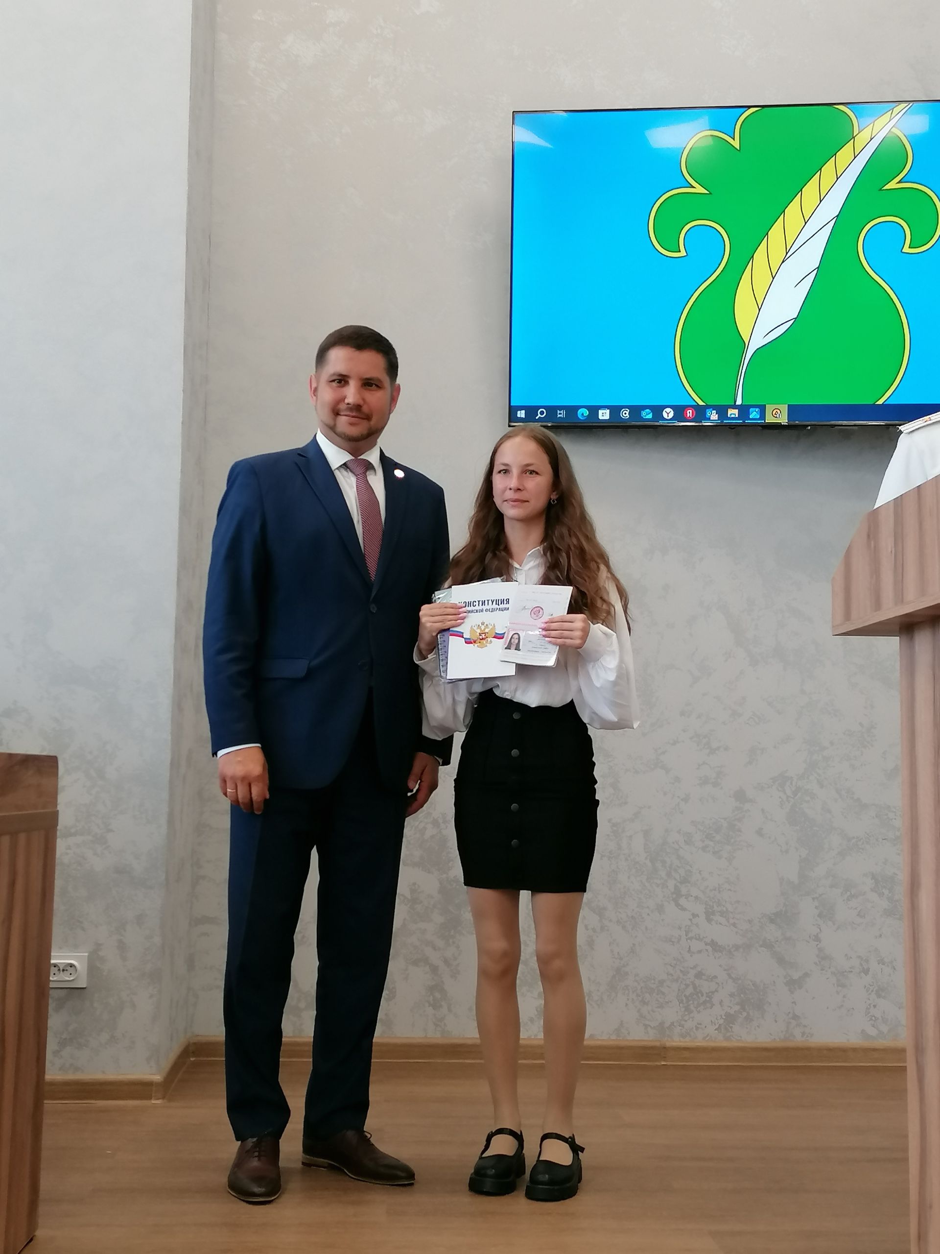 Әтнә егет-кызларына Россия паспортлары тапшырылды