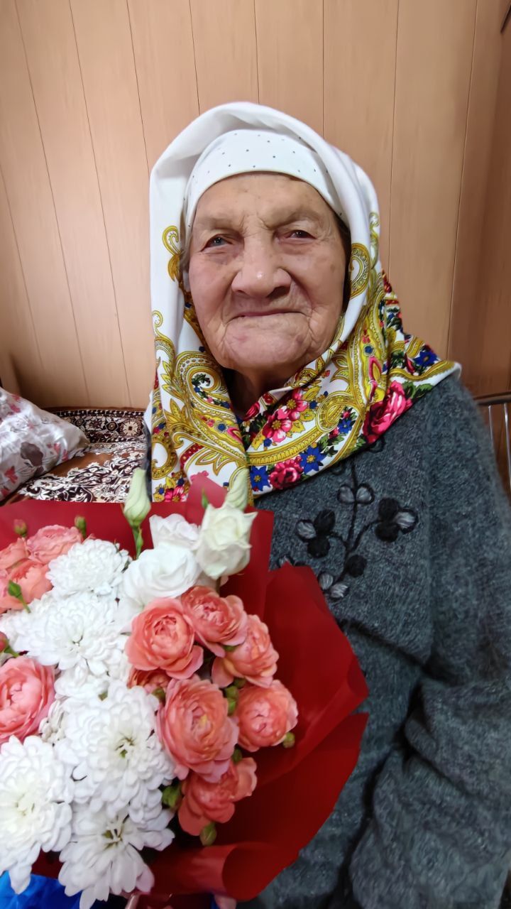 Фәния әбигә 95 яшь тулды