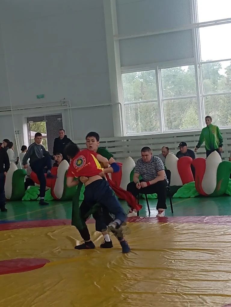 Әтнәдә танылган көрәшче Рәдиф Сәфәров истәлегенә көрәш турниры уза