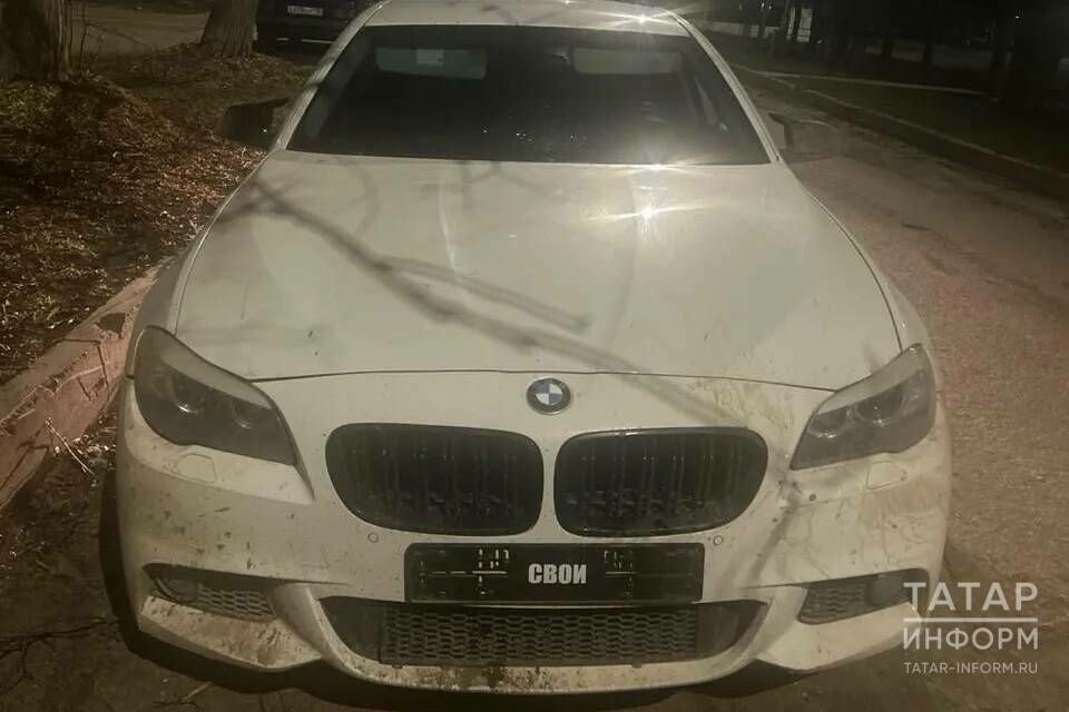 Полицейскийны машина капотында өстерәп барган BMW йөртүчесен шартлы рәвештә хөкем иттеләр