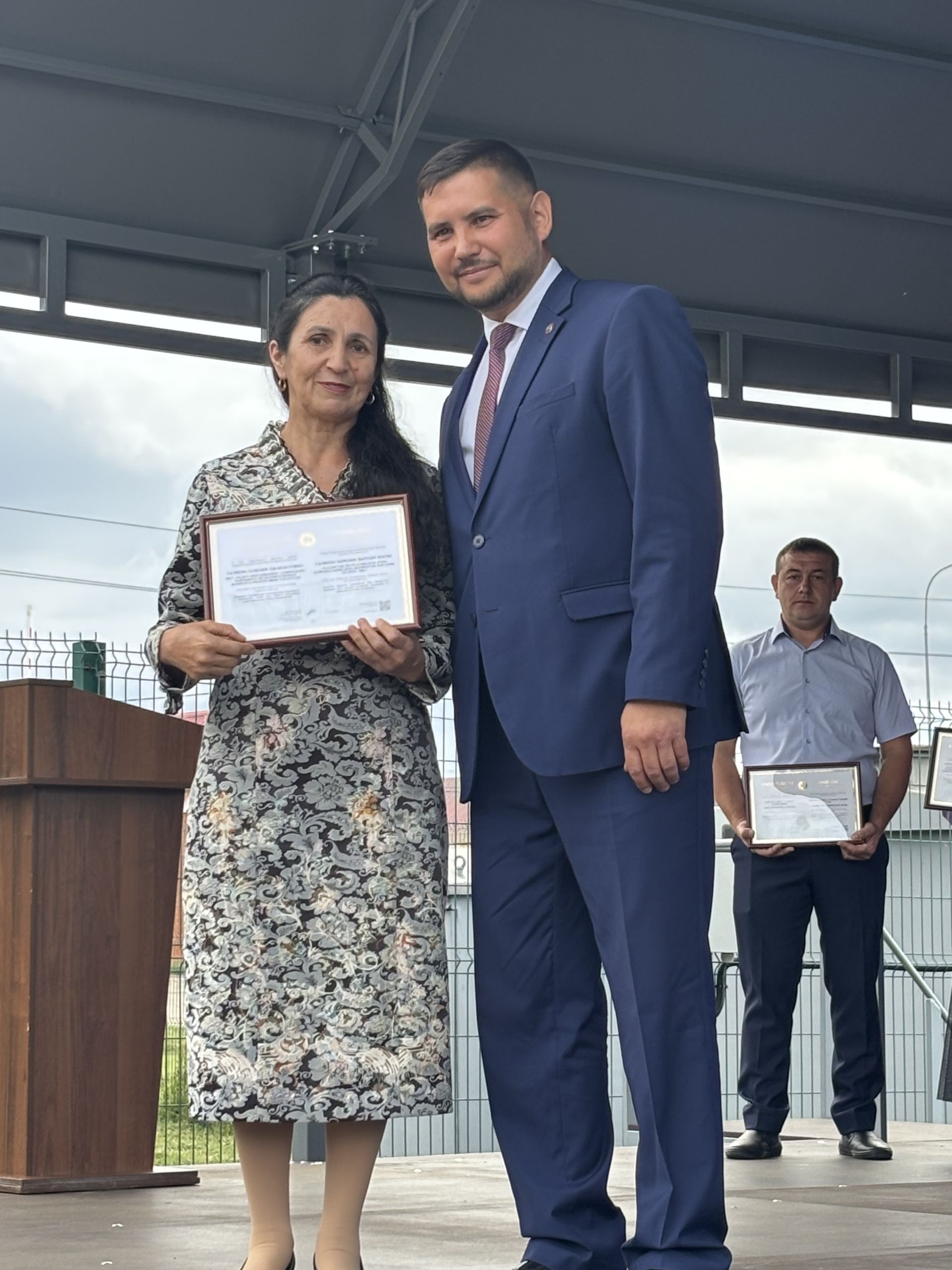 Алдынгылар – Мактау тактасында