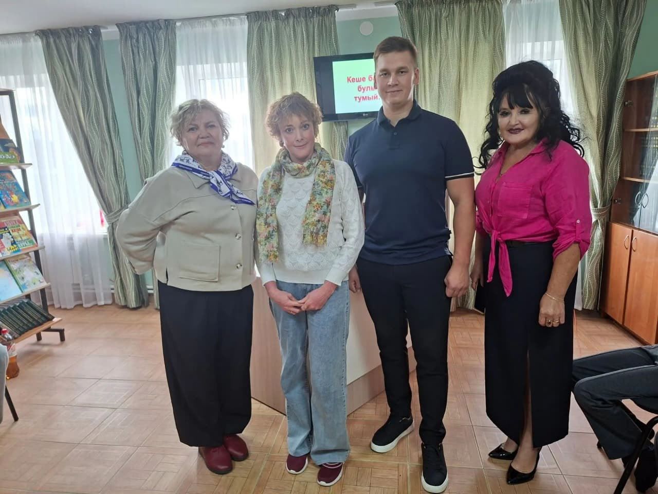 Олы Мәңгәр китапханәсендә Айрат Шакиров белән очрашу үтте
