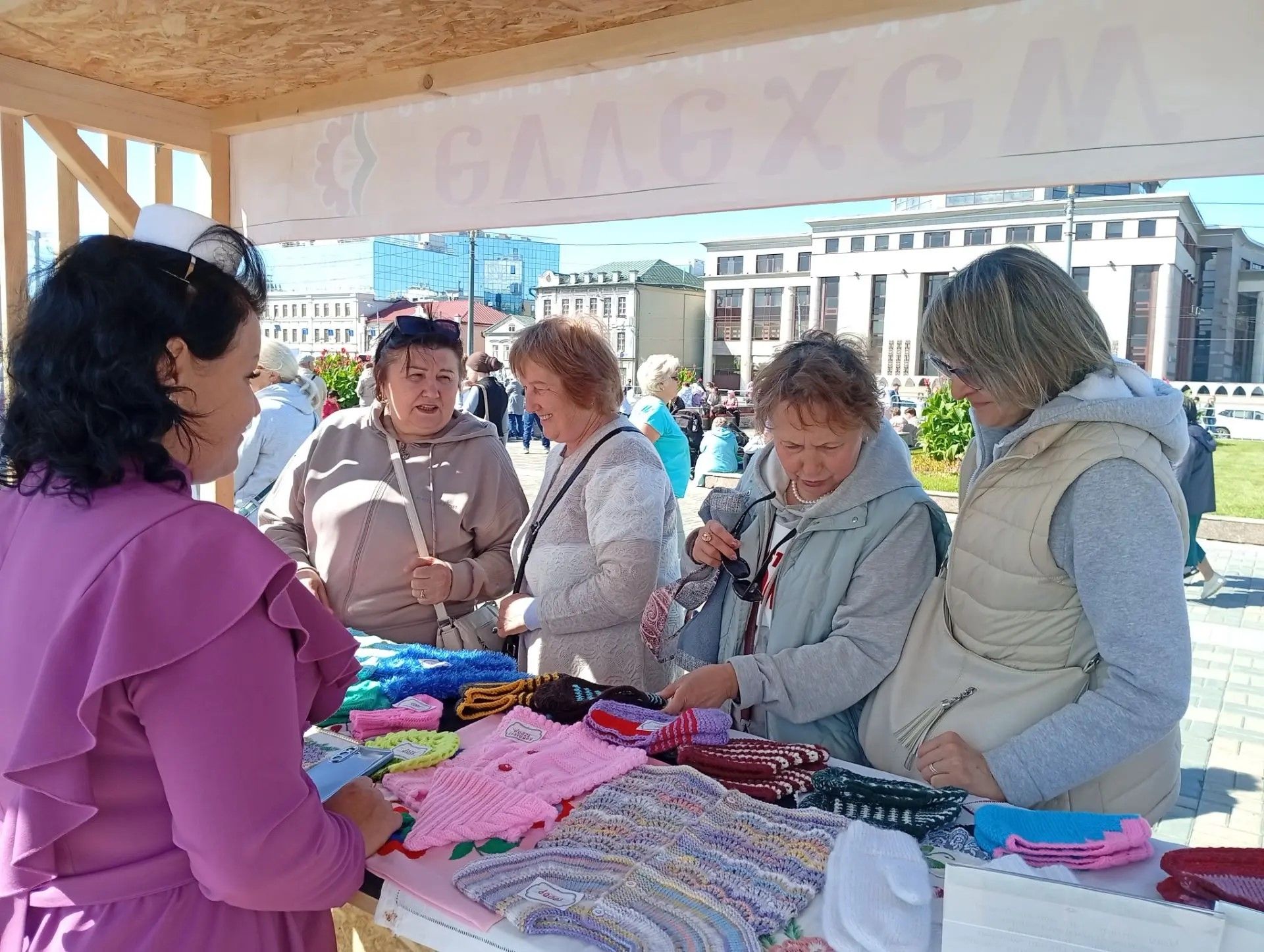 «Мәхәллә» проекты җиңүчеләре Күңгәр мәдәният йорты хезмәткәрләре  күргәзмә тәкъдим иттеләр