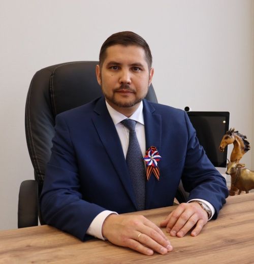 Әтнә районы башкарма комитеты  җитәкчесе Рөстәм Хисамиев  Сабантуйлар белән котлый