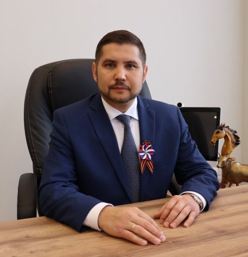 Әтнә районы башкарма комитеты  җитәкчесе Рөстәм Хисамиев  Сабантуйлар белән котлый