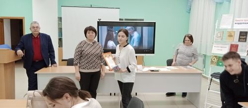 Коррупцияга - юк! Бергә без көчле» темасына брейн-ринг узды