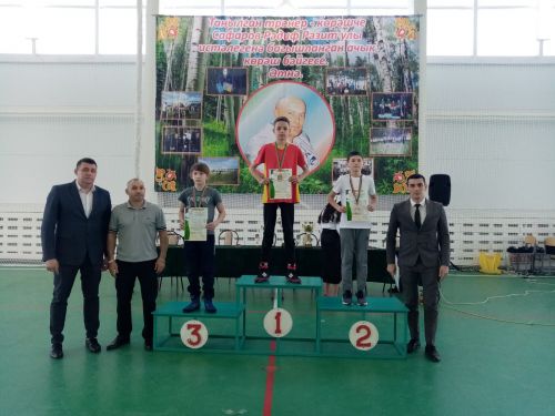 Әтнә кубокны үзендә калдырды
