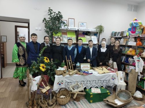 Күәм авылы китапханәсендә “Халкым мирасы” исеме астында туган якны өйрәнү сәгате үтте