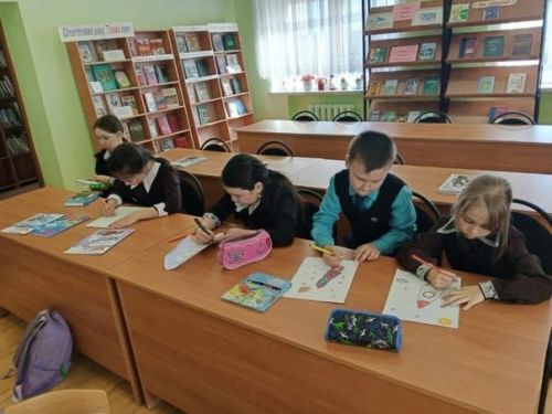 Бәрәзә авылы китапханәсендә «Уйланып табылган планета» дигән рәсем конкурсы үтте