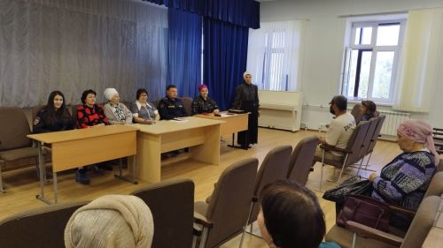 Опекун һәм тәрбиягә бала алучы гаиләләр белән «Түгәрәк өстәл»