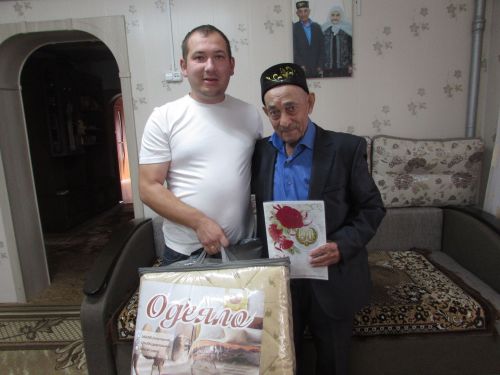 Кырык өч еллык хезмәт юлы
