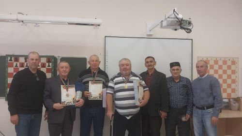 «Өлкәннәр көне» декадасы уңаеннан  «Ашыт» мәдәният-спорт комплексында шахмат ярышы узды