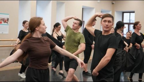 Татарстанның мәдәни ресурс үзәге Татарстан республикасы Дәүләт җыр һәм бию ансамбле белән берлектә интенсив курслар алып барды