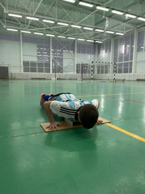 Әтнәдә футбол бүлегенә йөрүче яшь спортчылар ГТО нормаларын тапшырдылар