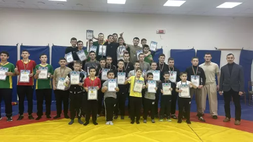 Әтнәдә көрәш буенча урта мәктәп беренчелеге булды