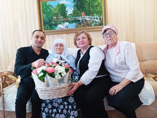 Олы Мәңгәр авылында яшәүче Фәрваз апа Хакимуллинаның 100 яшьлек юбилее