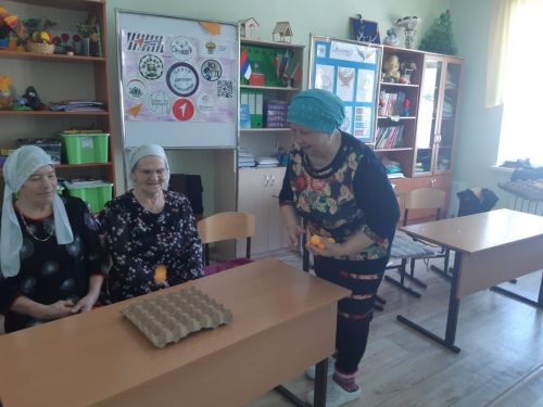 Иске Өҗем мәктәбендә «Мин һәм минем әбием» исемле бәйрәм чарасы узды