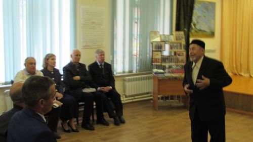 Данлыклы “Искра” колхозын җитәкләгән Фәйзи ага Галиевкә тиздән 100 яшь тулыр иде