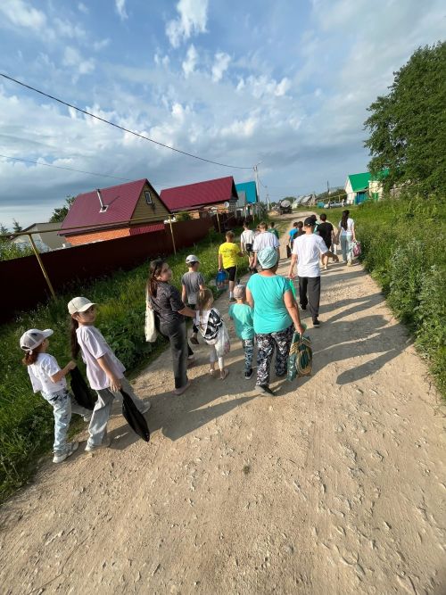 Чишмәле Сап авылында балалар сабан туена бирнә җыйдылар