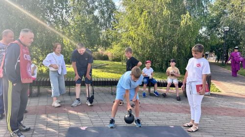 Әтнә паркында ГТО площадкасы эшләде: спортчылар һәм уенчылар үз көчләрен сынады!