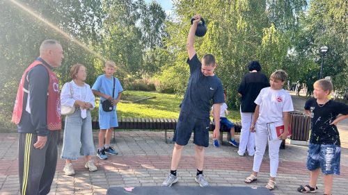 Әтнә паркында ГТО площадкасы эшләде: спортчылар һәм уенчылар үз көчләрен сынады!