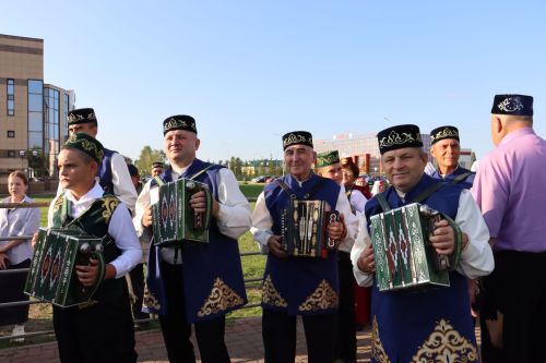 «Безнең ишегалды» игелекле күрше проекты кысаларында бәйрәм узды