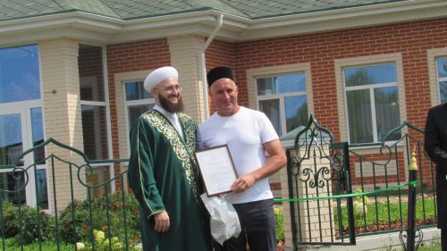 Чембулат авылында яңа мәчет ишекләрен ачты