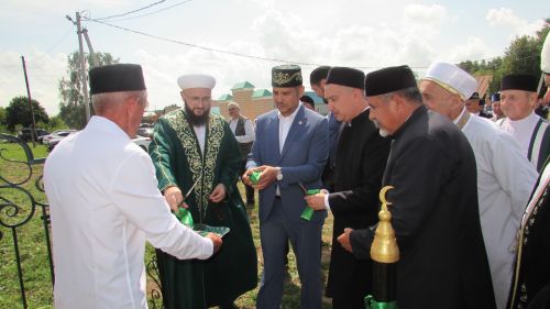 Чембулат авылында яңа мәчет ишекләрен ачты