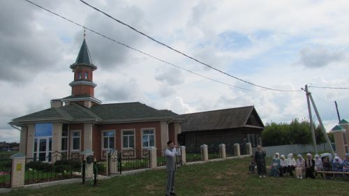 Чембулат авылында яңа мәчет ишекләрен ачты