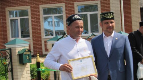 Чембулат авылында яңа мәчет ишекләрен ачты
