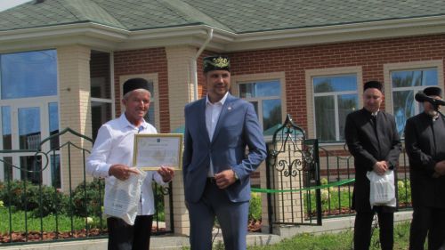 Чембулат авылында яңа мәчет ишекләрен ачты