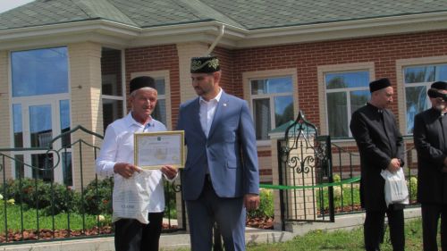 Чембулат авылында яңа мәчет ишекләрен ачты