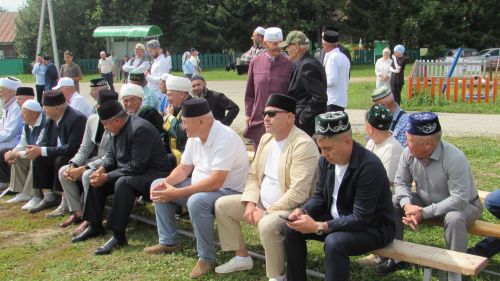 Чембулат авылында яңа мәчет ишекләрен ачты