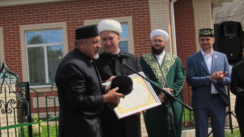 Чембулат авылында яңа мәчет ишекләрен ачты