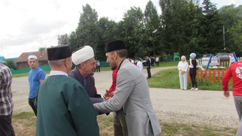 Чембулат авылында яңа мәчет ишекләрен ачты