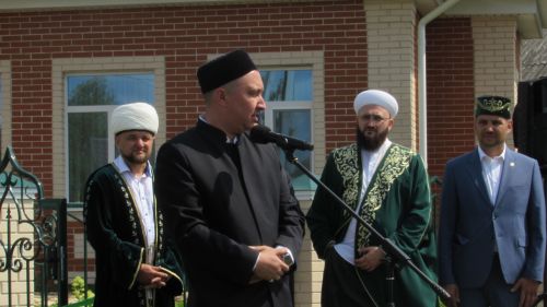 Чембулат авылында яңа мәчет ишекләрен ачты
