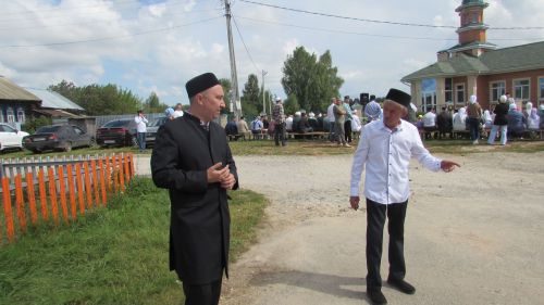 Чембулат авылында яңа мәчет ишекләрен ачты
