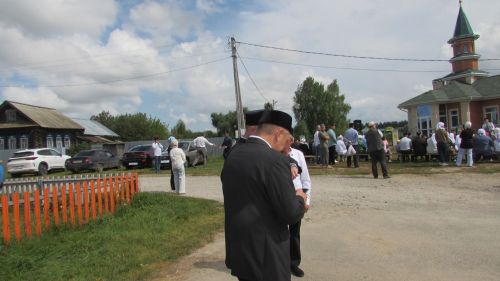 Чембулат авылында яңа мәчет ишекләрен ачты