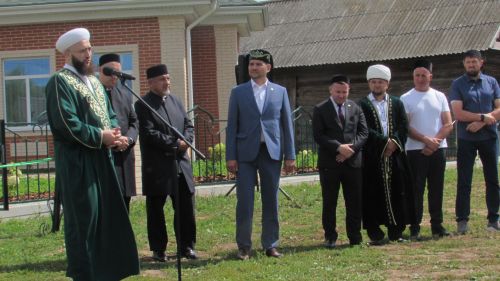 Чембулат авылында яңа мәчет ишекләрен ачты