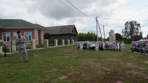 Чембулат авылында яңа мәчет ишекләрен ачты