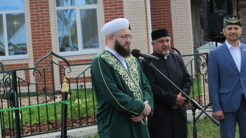 Чембулат авылында яңа мәчет ишекләрен ачты