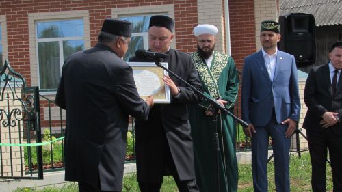 Чембулат авылында яңа мәчет ишекләрен ачты