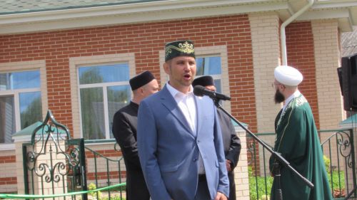 Чембулат авылында яңа мәчет ишекләрен ачты