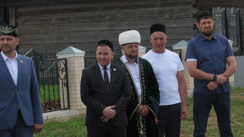 Чембулат авылында яңа мәчет ишекләрен ачты