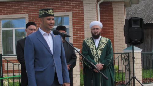Чембулат авылында яңа мәчет ишекләрен ачты