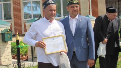 Чембулат авылында яңа мәчет ишекләрен ачты