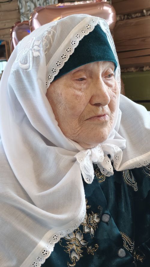 Мөнирә әби елның беренче көнендә туган
